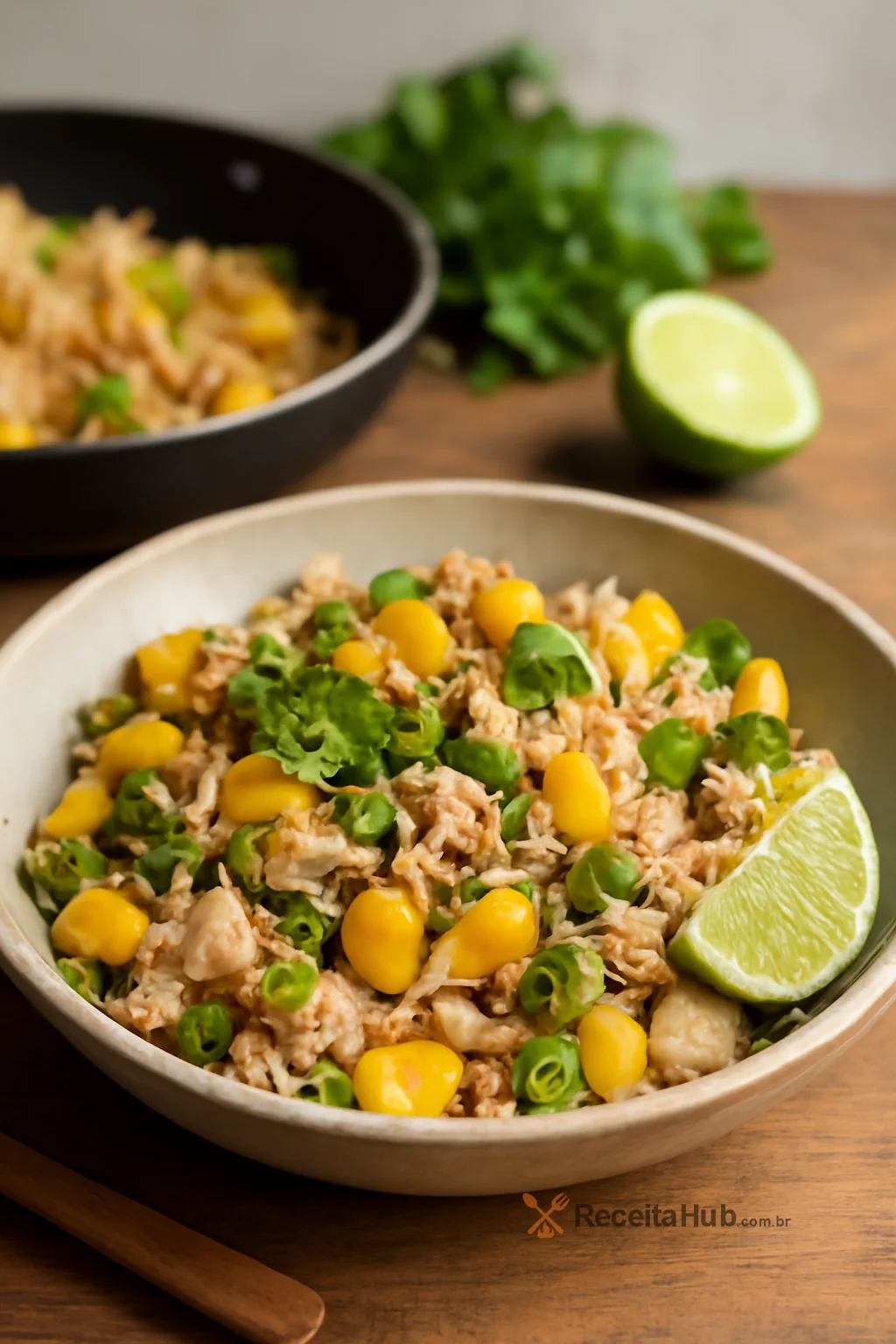 Salada de atum com manga, hortelã e limão | ReceitaHub